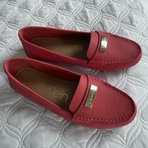 Calvin Klein salmon colored loafers